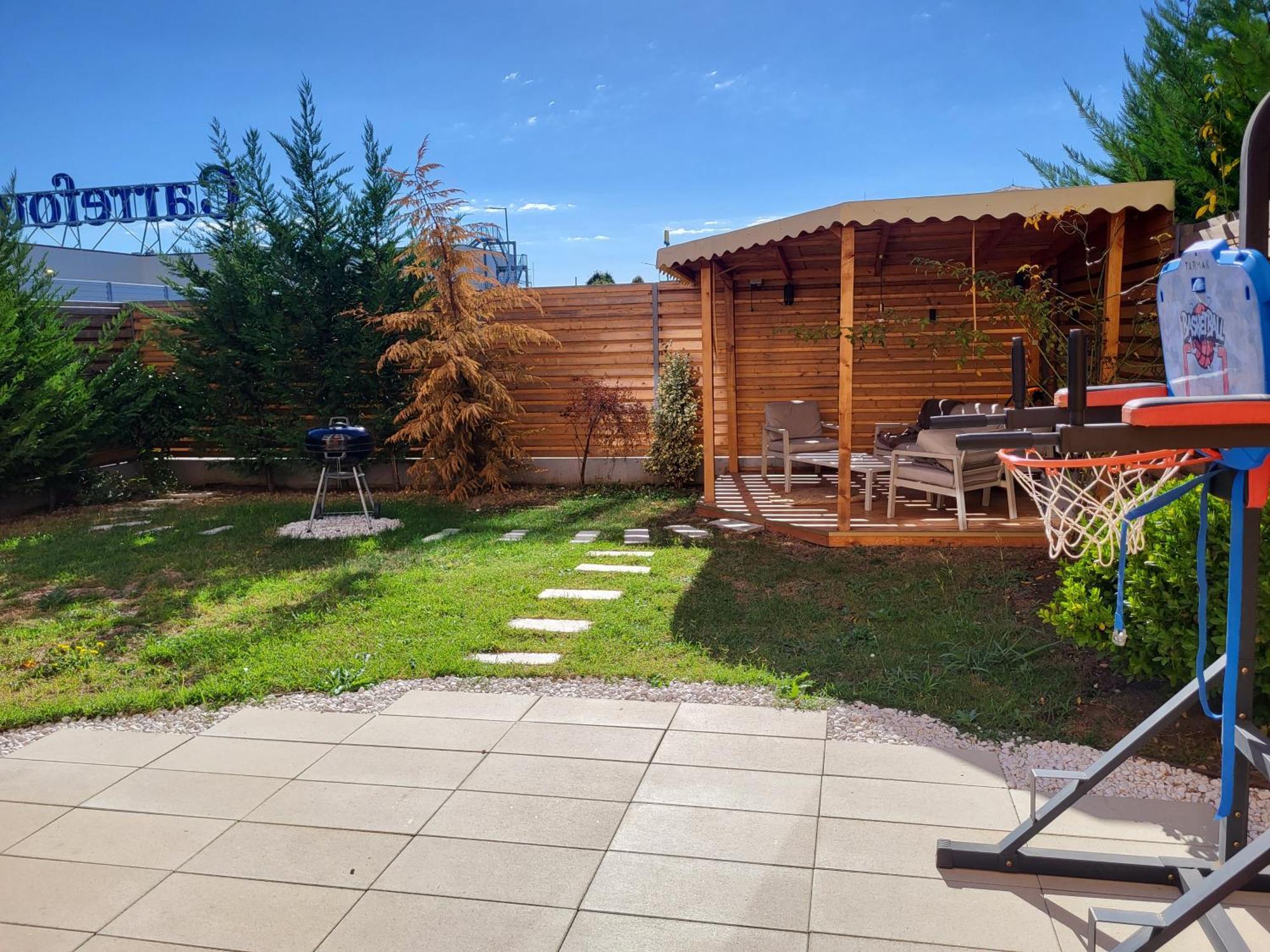 Sika Sunny Garden Apartment Αράντ Εξωτερικό φωτογραφία